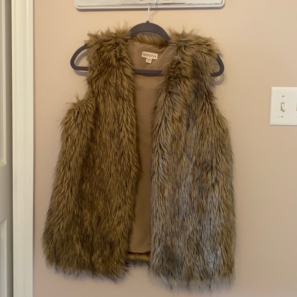 Fur vest